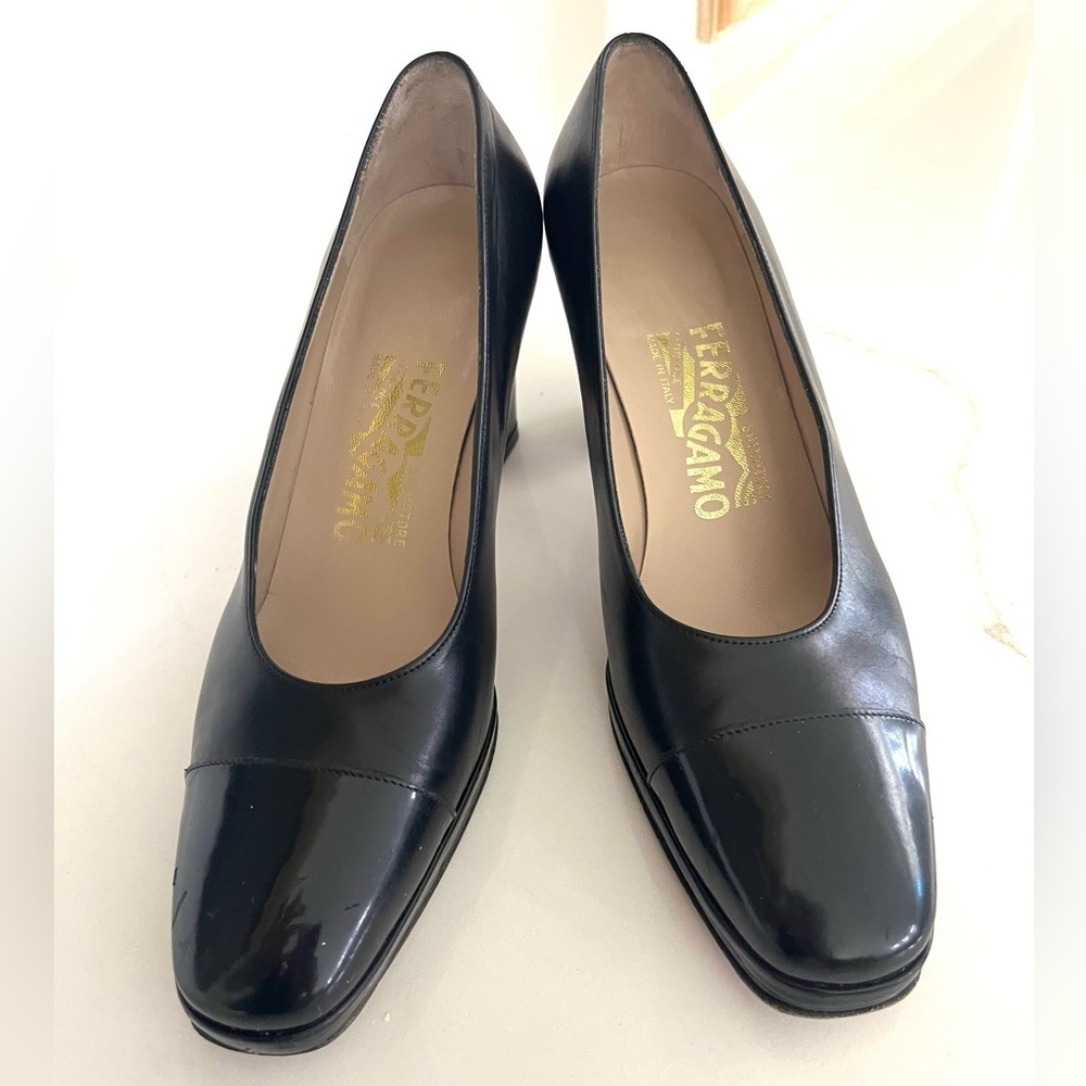 Salvatore Ferragamo pumps Black leather Women's Shoes